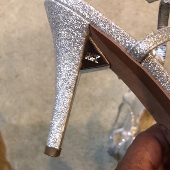 Michael Kors Silver T-Strap Glitter Sandals with 4 inch Heel-Size 8.5M - Picture 4 of 10